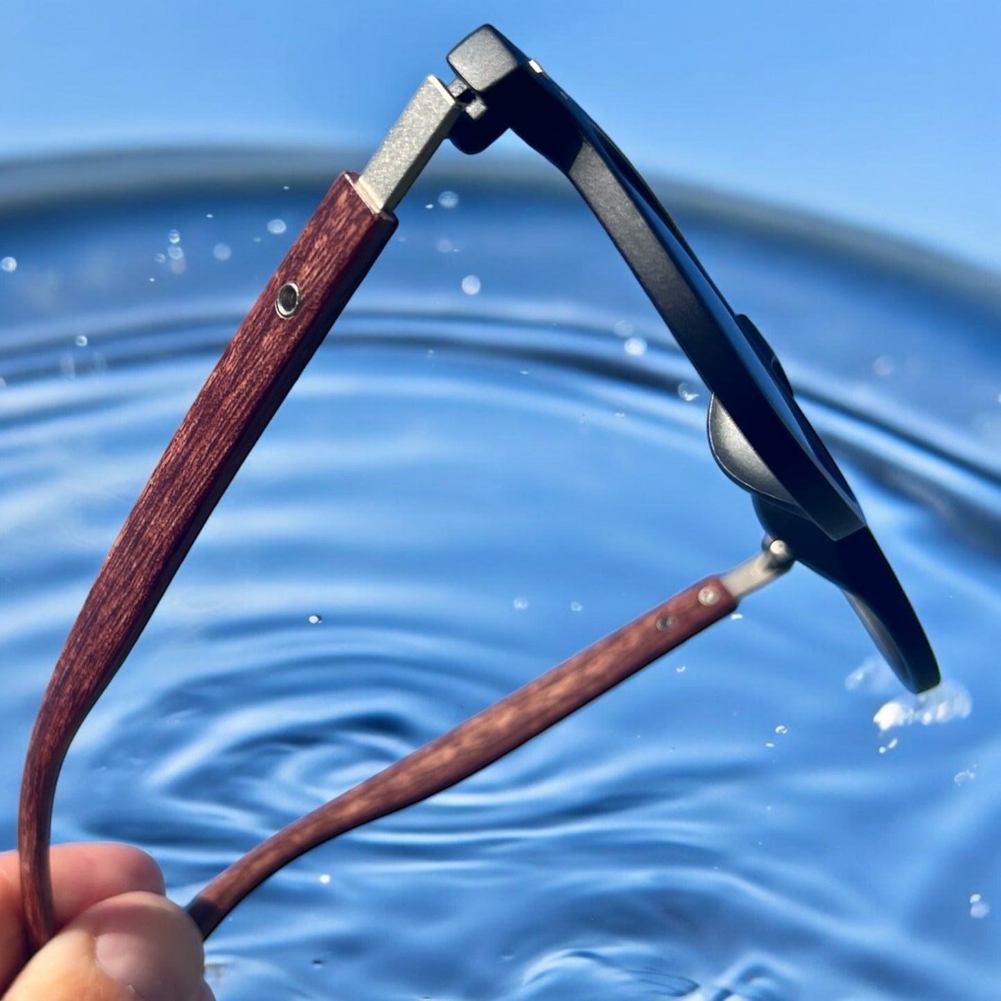 Wood Shadez Solbriller – Sort matt med imitert trestruktur