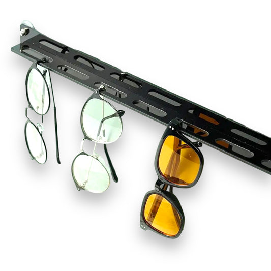 Solbrilleoppheng – Elegant veggmontert brilleholder