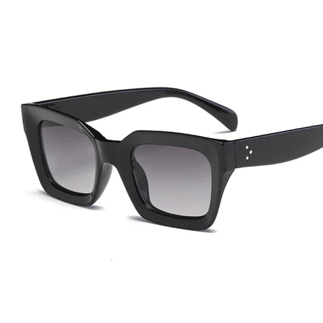 Solbrille med tonet sort glass
